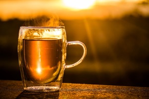 长期喝茶的人与长期喝白开水的人，哪个比较健康？了解下