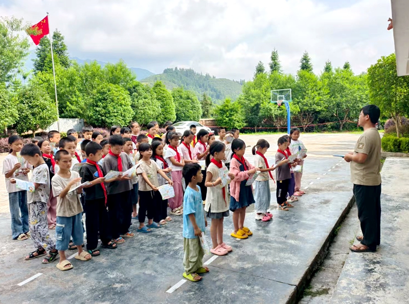 水口镇联合司法所到纪埃小学开展禁毒，反诈，防溺水等宣传_proc.jpg